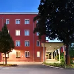 Novina Hotel Tillypark