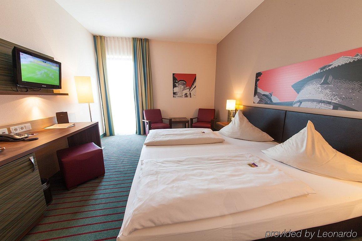 Novina Tillypark 4*