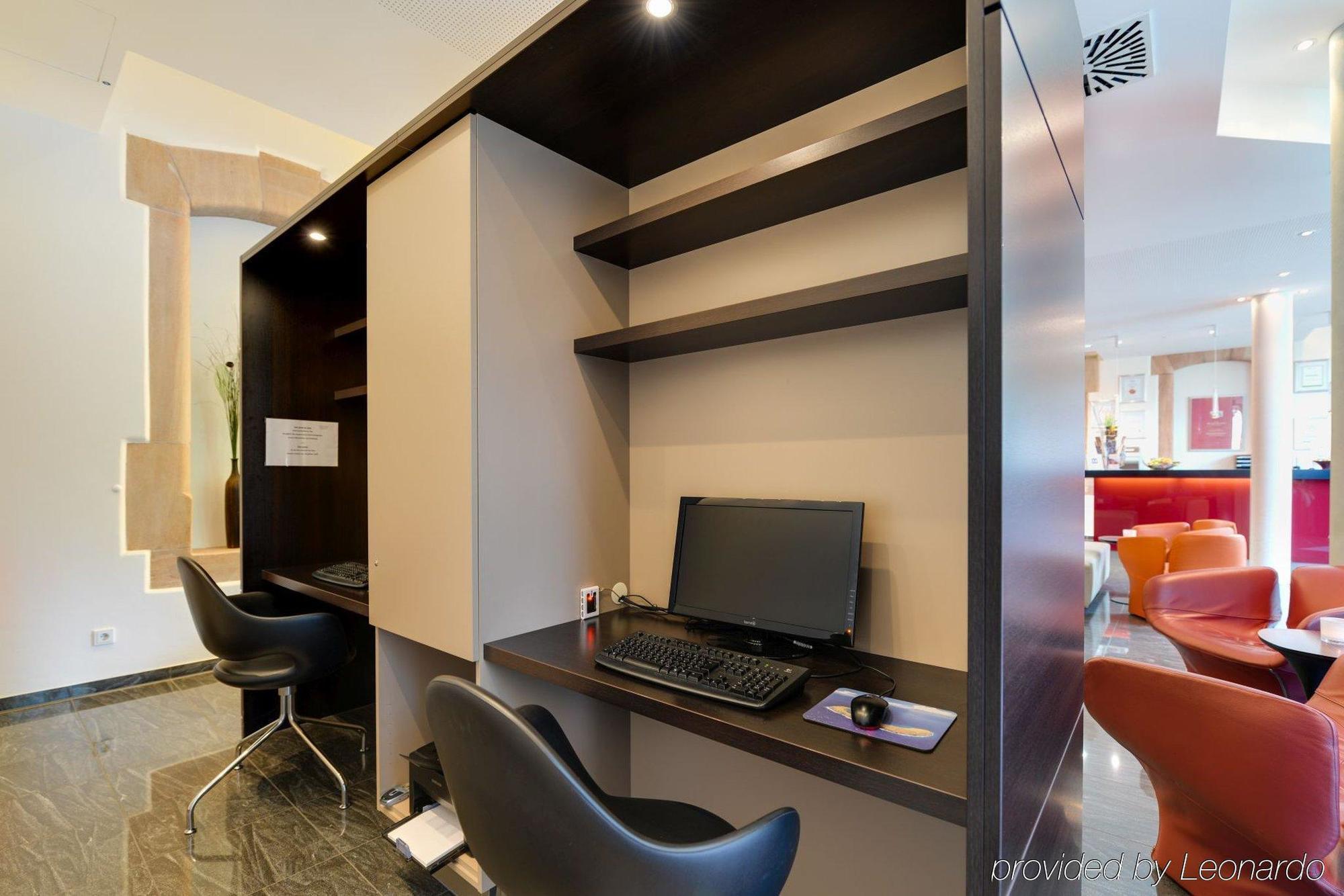 Novina Tillypark Hotel 4*