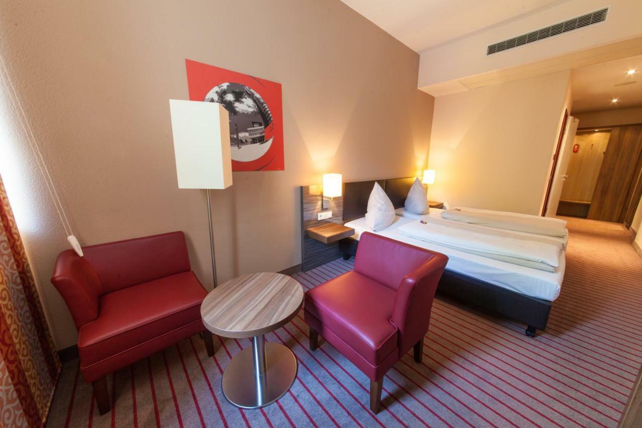 Novina Tillypark Hotel 4*