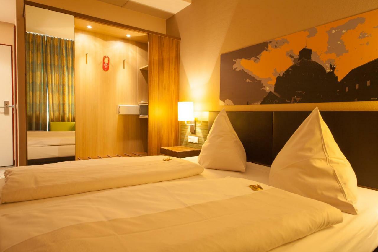 Novina Tillypark Hotel
