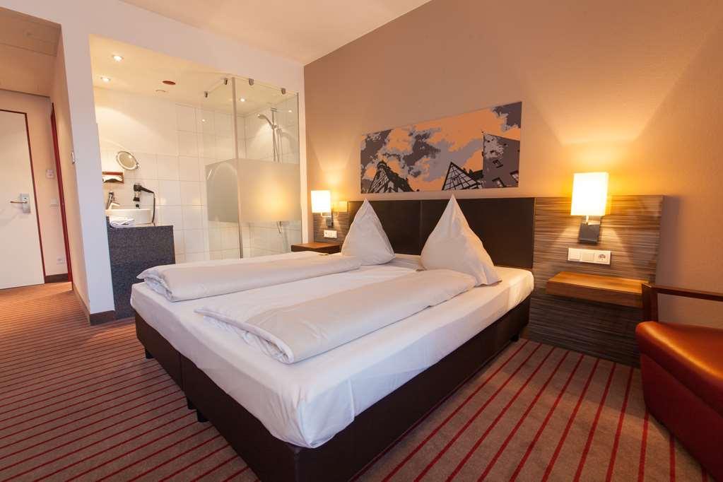 Novina Tillypark 4*