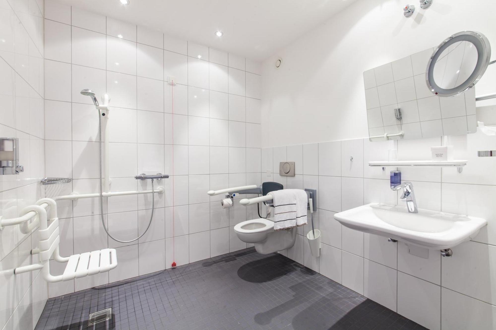 Novina Tillypark Hotel 4*